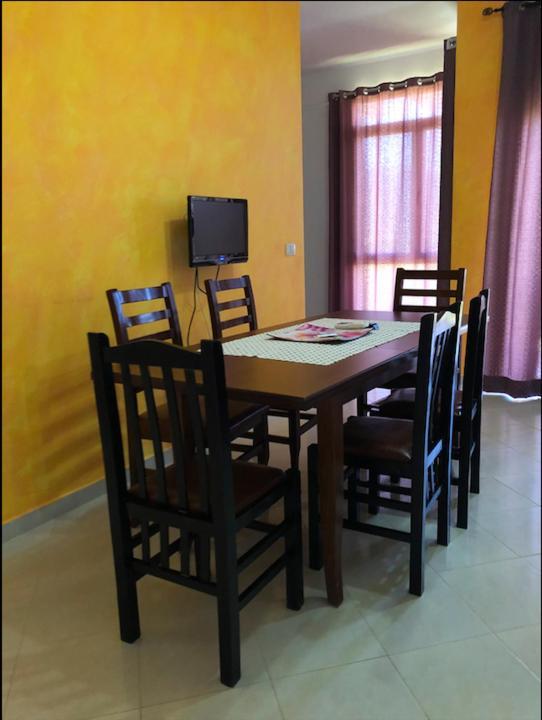 Rainbow Holiday Apartments Vlore Luaran gambar